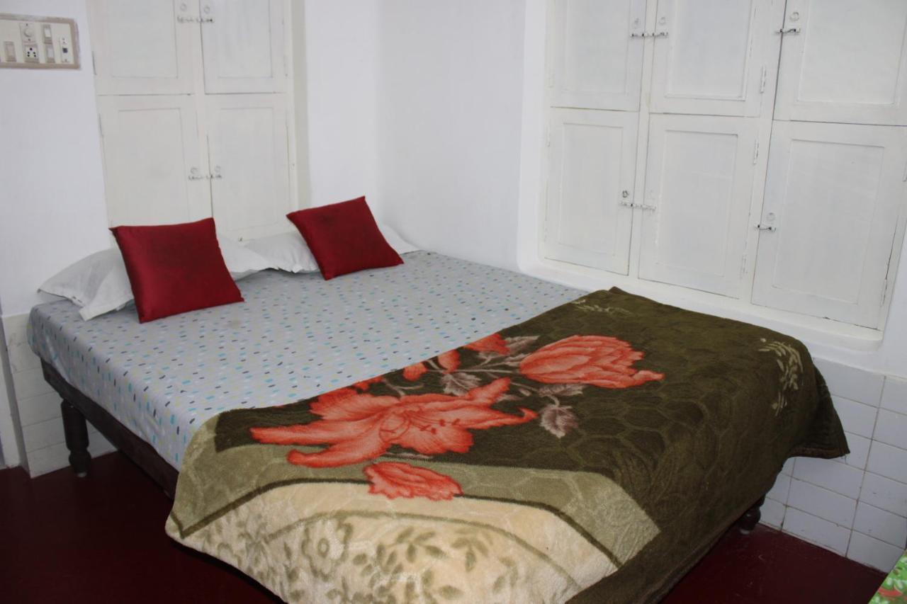 Balaji Guest House بونديتْشيري المظهر الخارجي الصورة