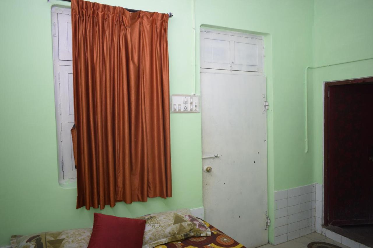 Balaji Guest House بونديتْشيري المظهر الخارجي الصورة