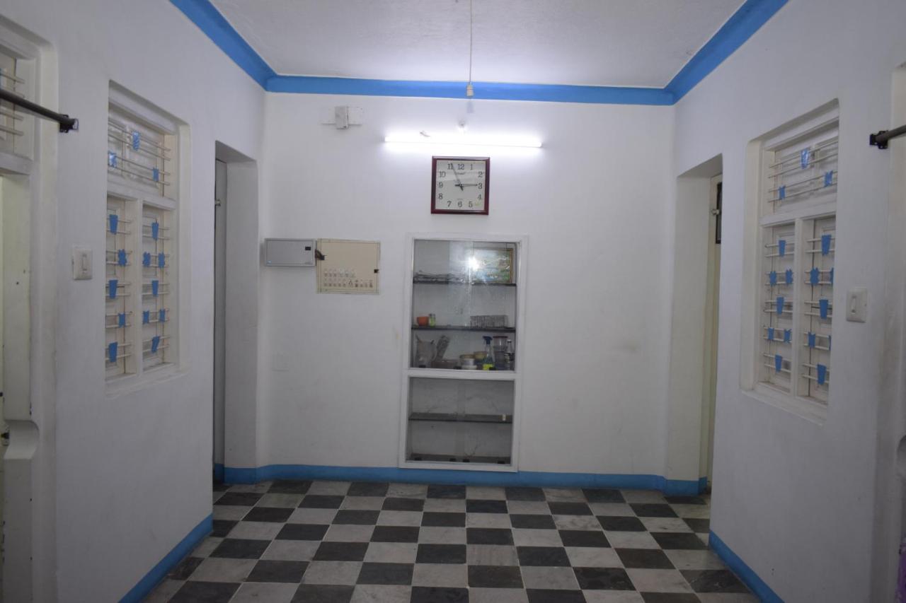 Balaji Guest House بونديتْشيري المظهر الخارجي الصورة