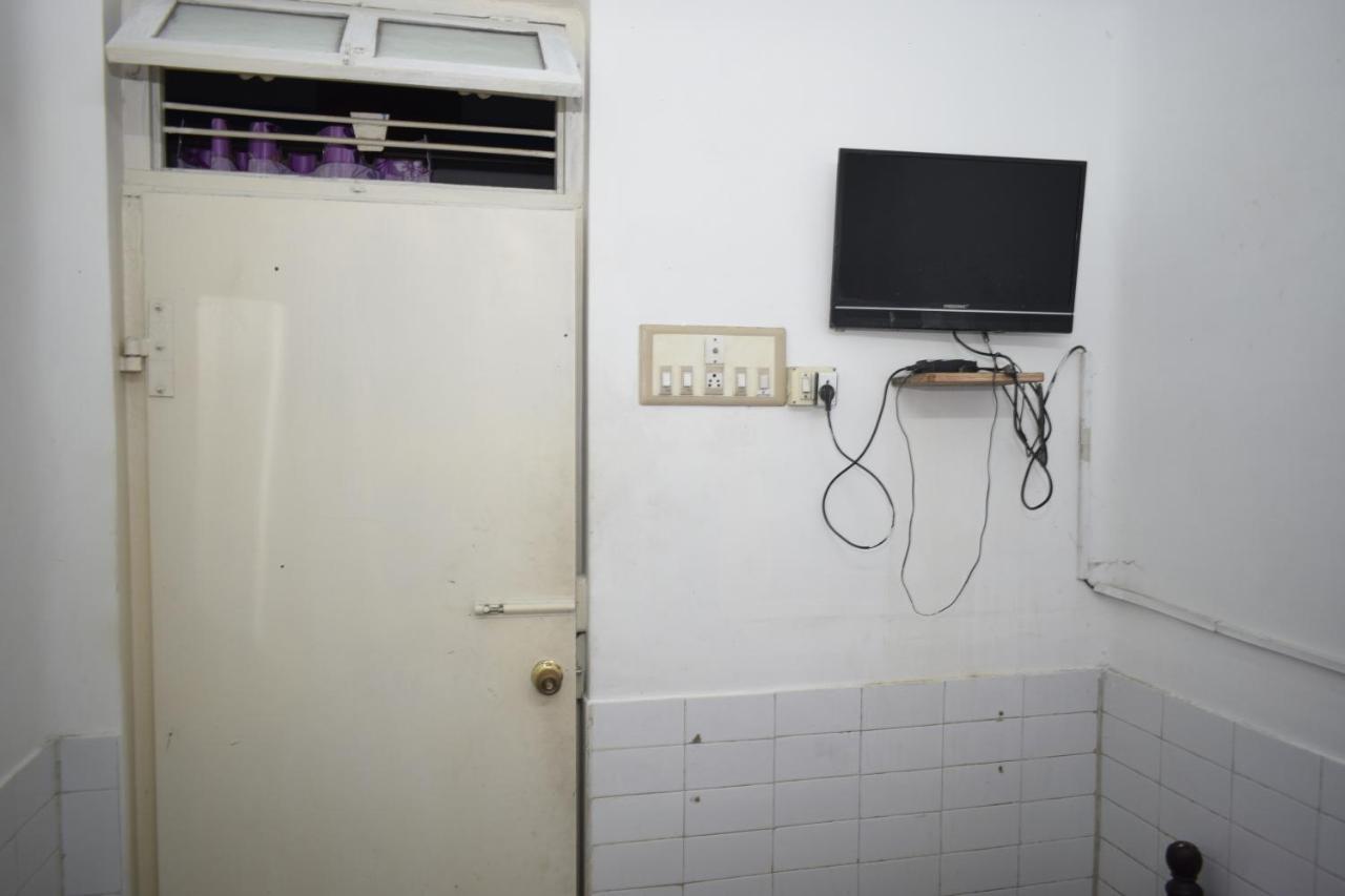 Balaji Guest House بونديتْشيري المظهر الخارجي الصورة